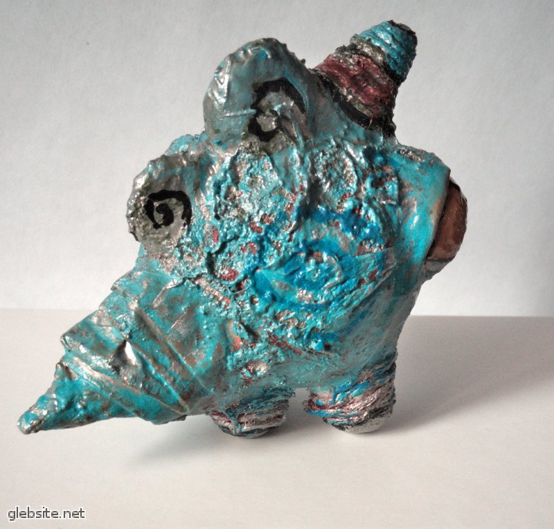 Тут внезапно иначе упал свет и цвет поменялся.